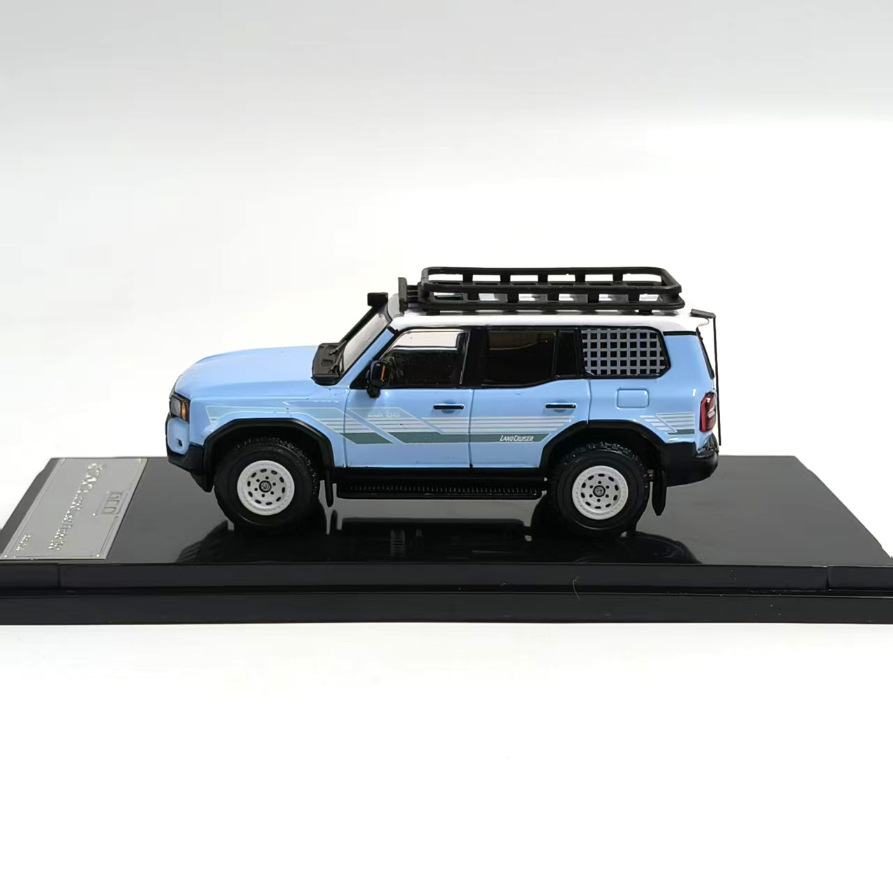 Diecast DCM 1:64 Scale LC250 V - огляд і ціна Vintage Collectibles Toys