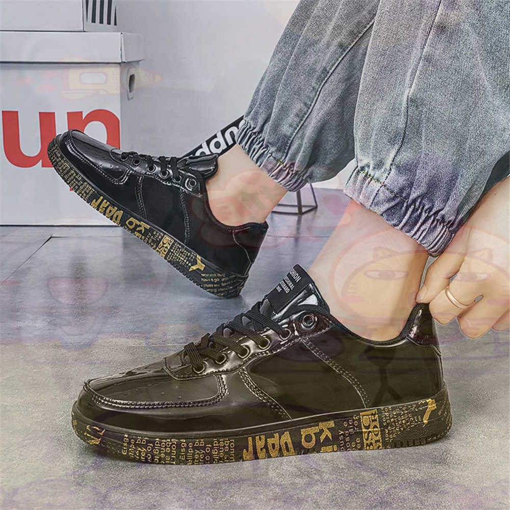 Round Foot Size 45 Sneakers Wh - огляд і ціна Vintage Collectible Shoes