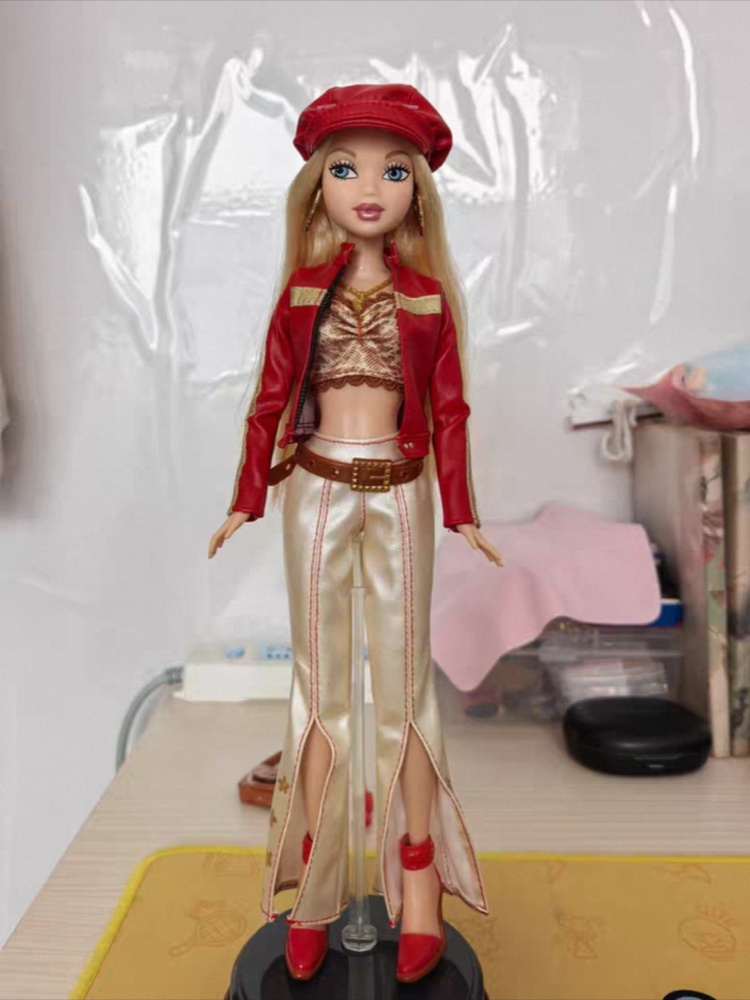 In Stock Vintage Collectible F - огляд і ціна Vintage Collectible Barbie Dolls